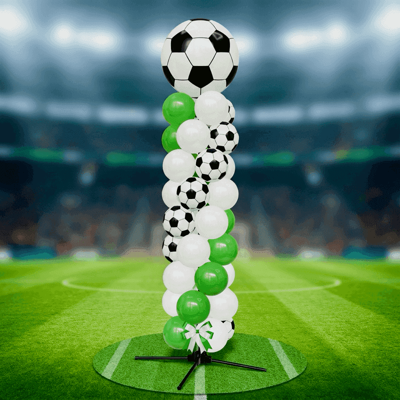 Klassieke zwart-wit voetbalballon pilaren