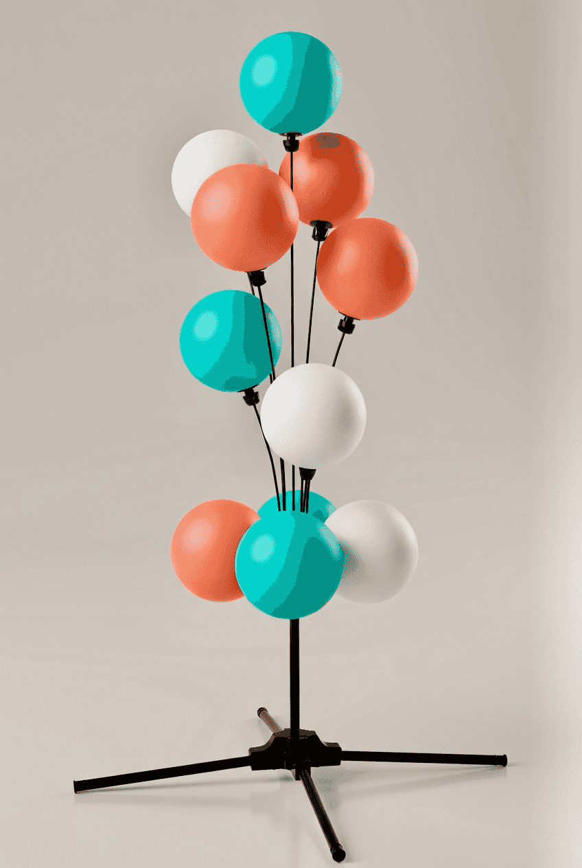 Kleurrijke ballonfontein als vloerdecoratie bij de entree
